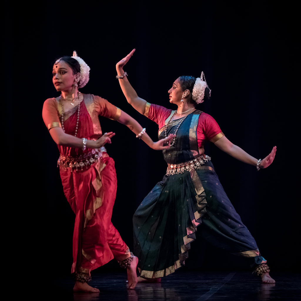 Pavithra Reddy and Anoushka Rahman in “Khaṅkhaṇā—the sound of dancing feet.” Photograph by Naveen V. Raju
