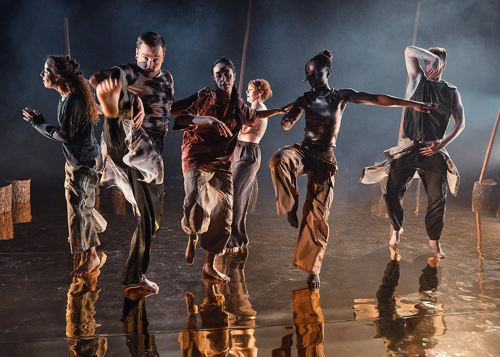 Catherine Young’s “Ciseach | An Embodied Manifesto.” Photograph by Patricio Cassinoni