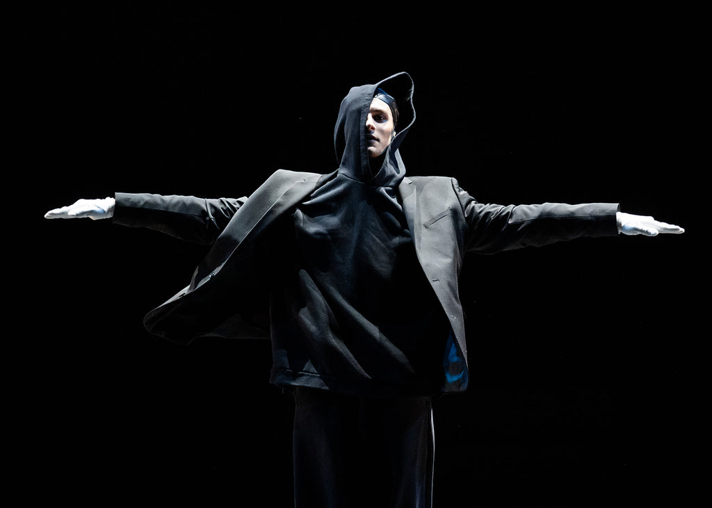 Loup Marcault-Derouard in Aszure Barton’s “Busk.” Photograph by Julien Benhamou