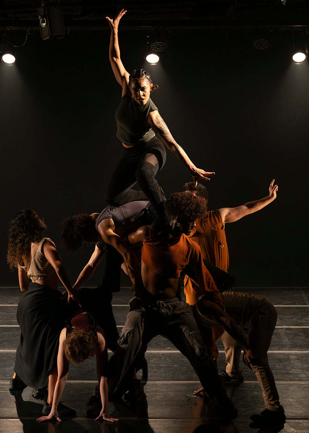 TF Cia de Dança's “Border Bodies.” Photograph by Adriano Escanhuela