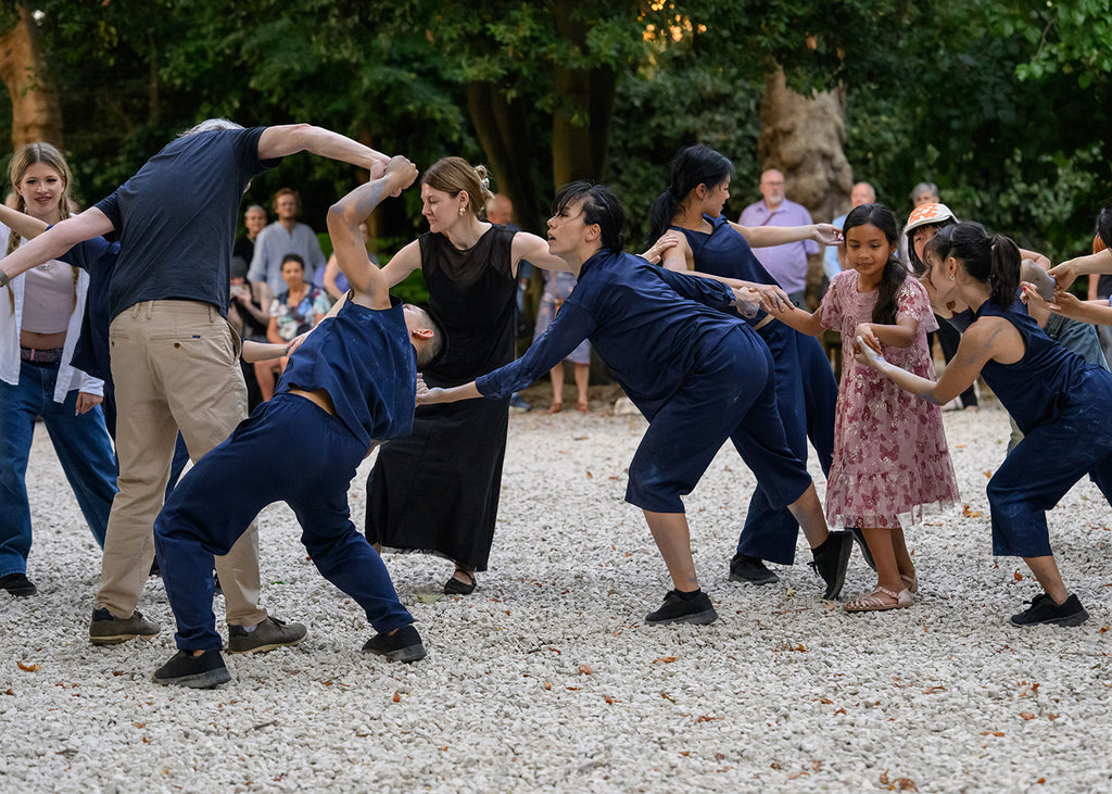 T.H.E. (The Human Expression) Dance Company in “Searching Blue” by Kuik Swee Boon. Photograph by Dimitri Djuric 