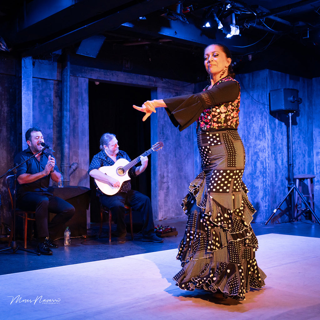 Yaelisa at the Fountain Theatre, with singer Felix de Lola, guitarist Jason McGuire. Photograph by Moises Navarro
