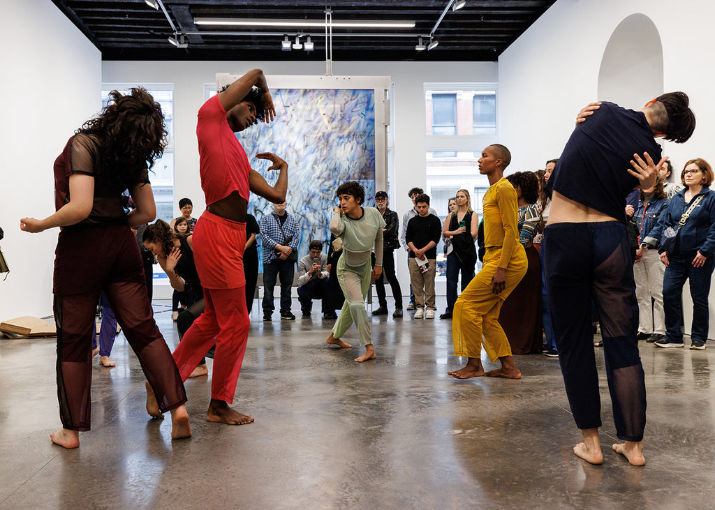 Jace Weyant, Maria Fleischman, Zo Williams, Andrea Soto, Catherine Kirk, Mak Thornquest in “Wandering” by John Jasperse with paintings by Julie Mehretu at the Marian Goodman Gallery. Photograph by Maria Baranova
 