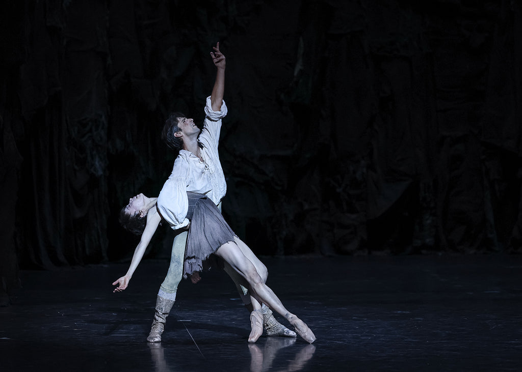 Sae Eun Park and Marc Moreau in  “L’histoire de Manon.” Photograph by Marie-Helena Buckley | OnP 