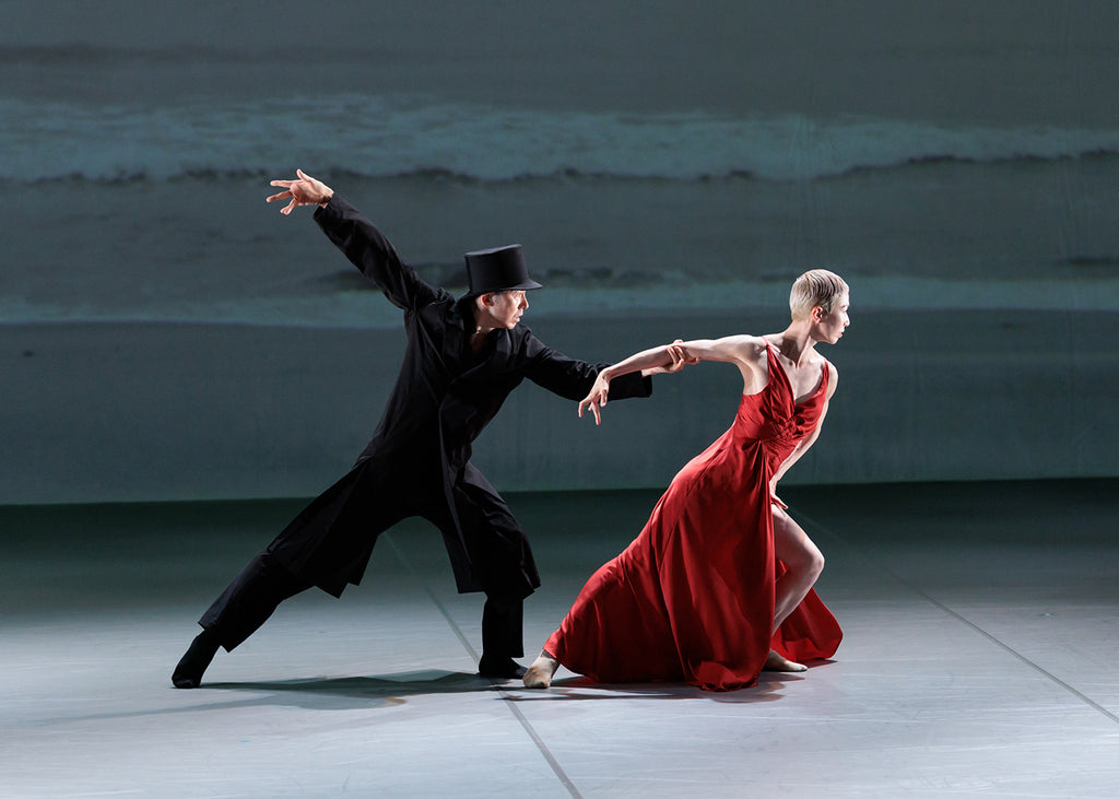 Jo Kanamori and Sawako Iseki in “I Want to be Holding the Sea” by Kanamori. Photograph by Shoko Matsuhashi
