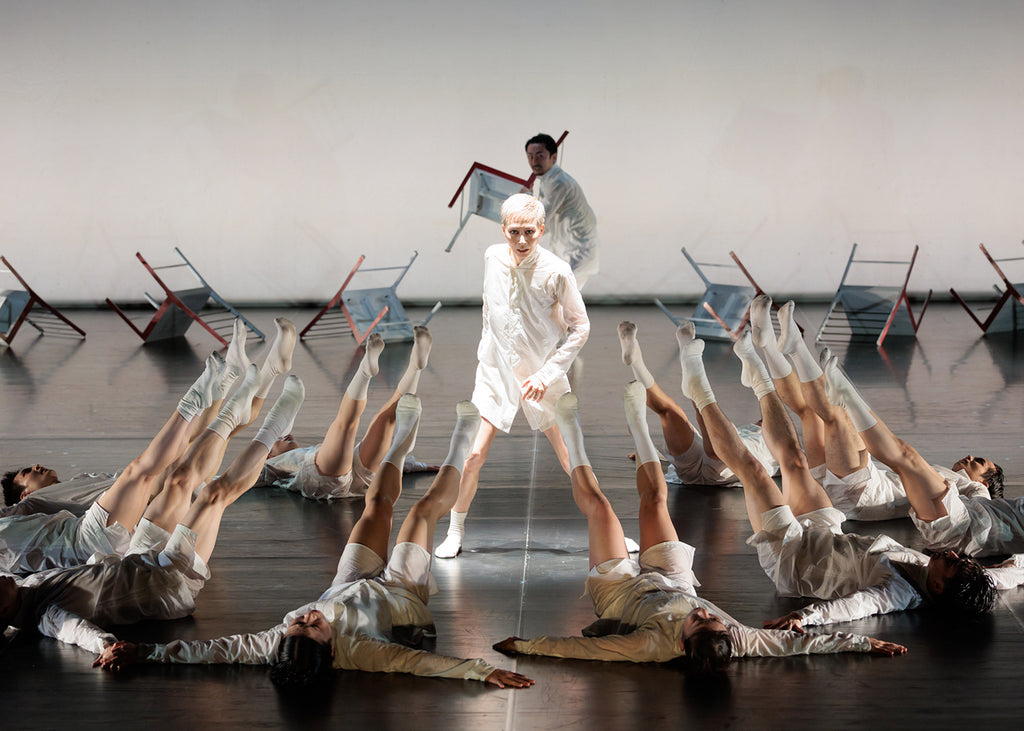 Noism in “The Rite of Spring” by Jo Kanamori. Photograph by Shoko Matsuhashi