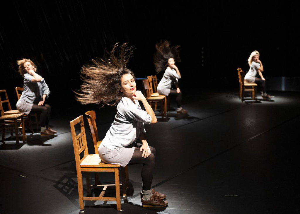 Rosas in “Rosas danst Rosas” by Anne Teresa De Keersmaeker. Photograph by Anne van Aerschot